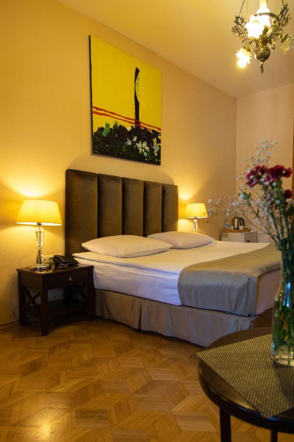 Hotel Vip Тбилиси Екстериор снимка