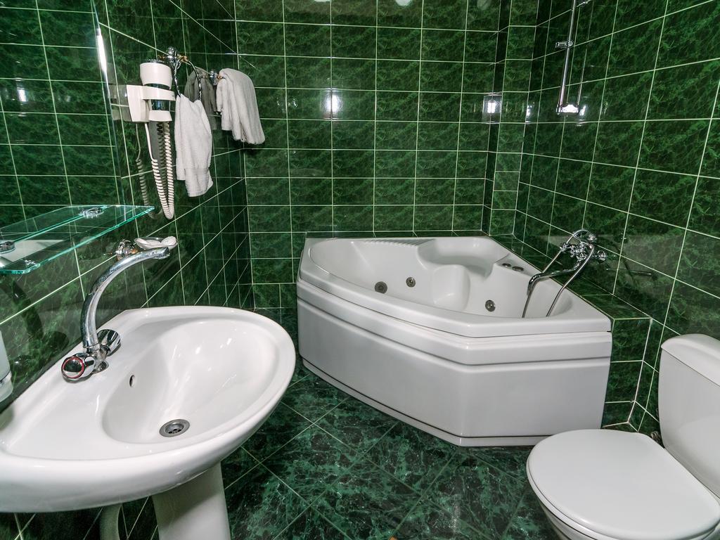 Hotel Vip Тбилиси Стая снимка