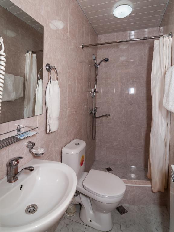 Hotel Vip Тбилиси Екстериор снимка