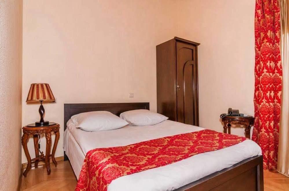 Hotel Vip Тбилиси Екстериор снимка