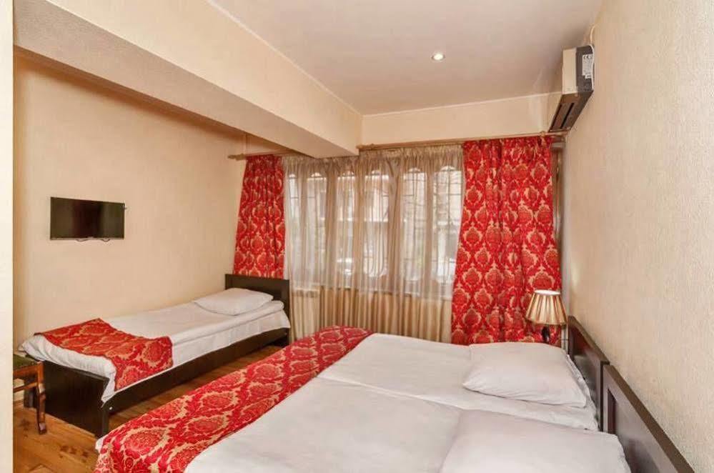Hotel Vip Тбилиси Екстериор снимка