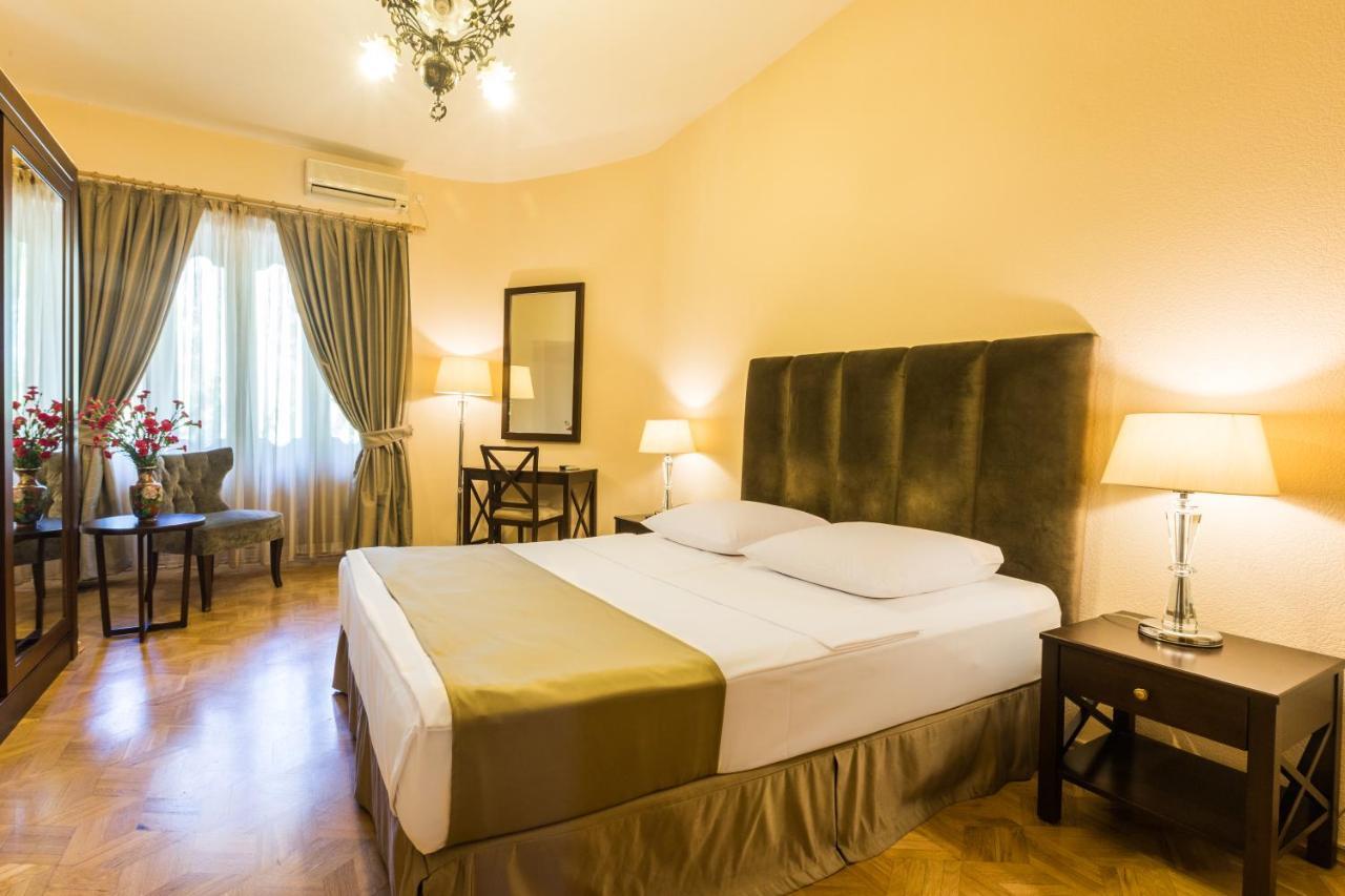 Hotel Vip Тбилиси Екстериор снимка